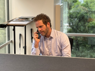 An agent on a live client call